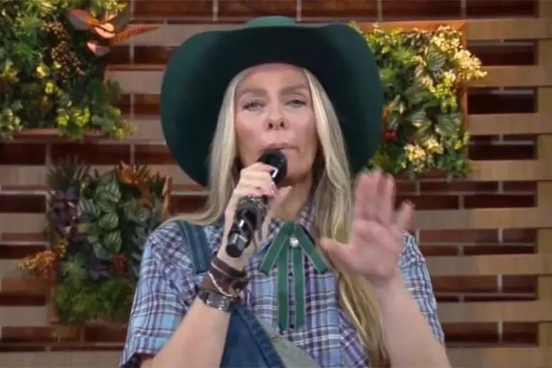 Adriane Galisteu pronunciamento