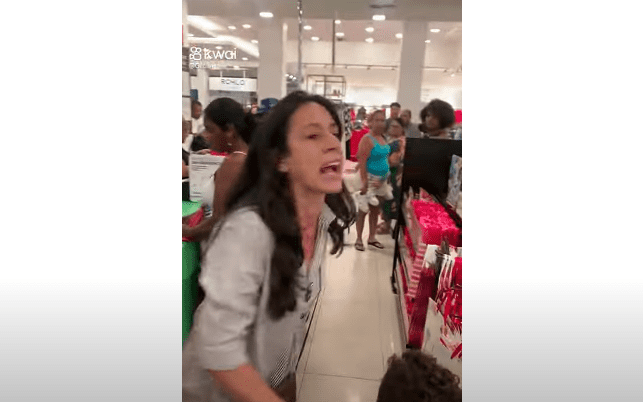 mãe fala sobre filho com autismo na riachuelo