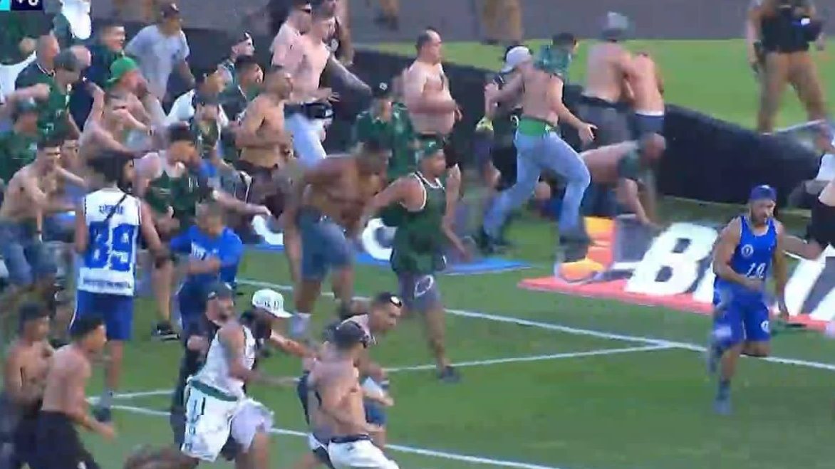 cruzeiro invadiu o estádio com o coritiba video