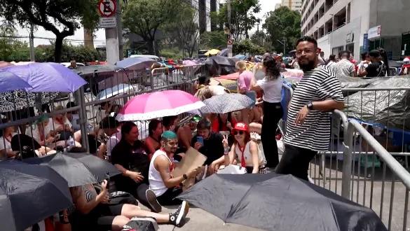 fila do show da cantora Taylor Swift