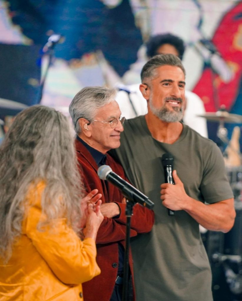 maria bethania e caetano veloso no caldeirão com mion