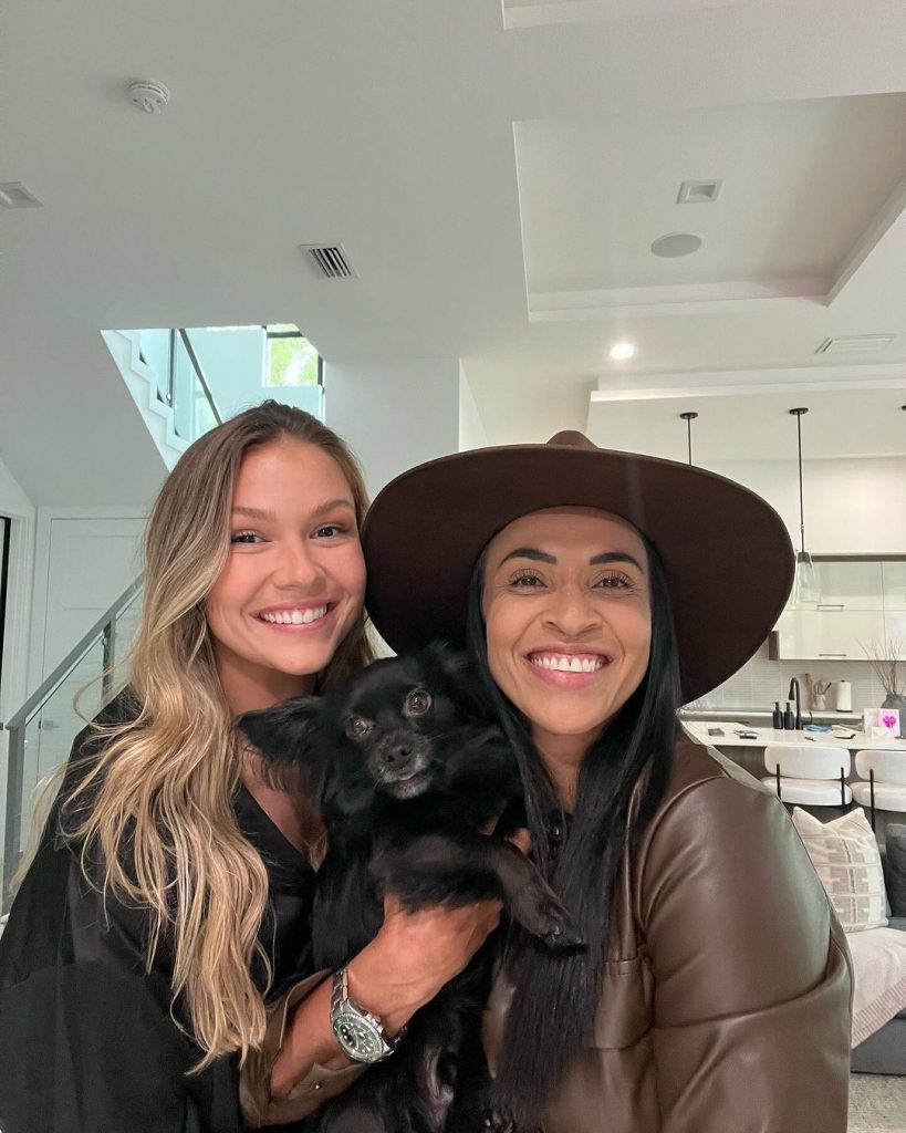 Carrie Lawrence e Marta