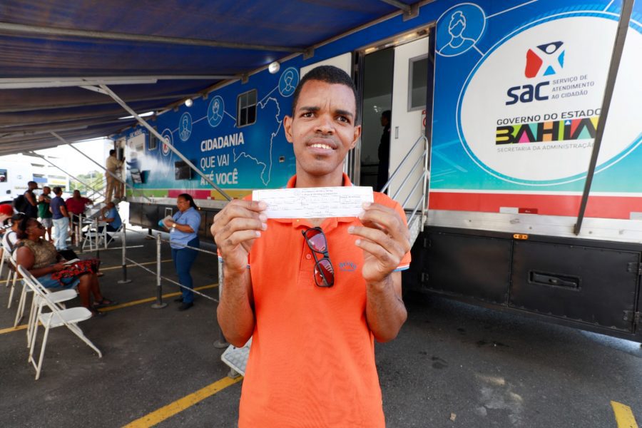 SAC Móvel em Salvador começa a emitir nova carteira de identidade nacional