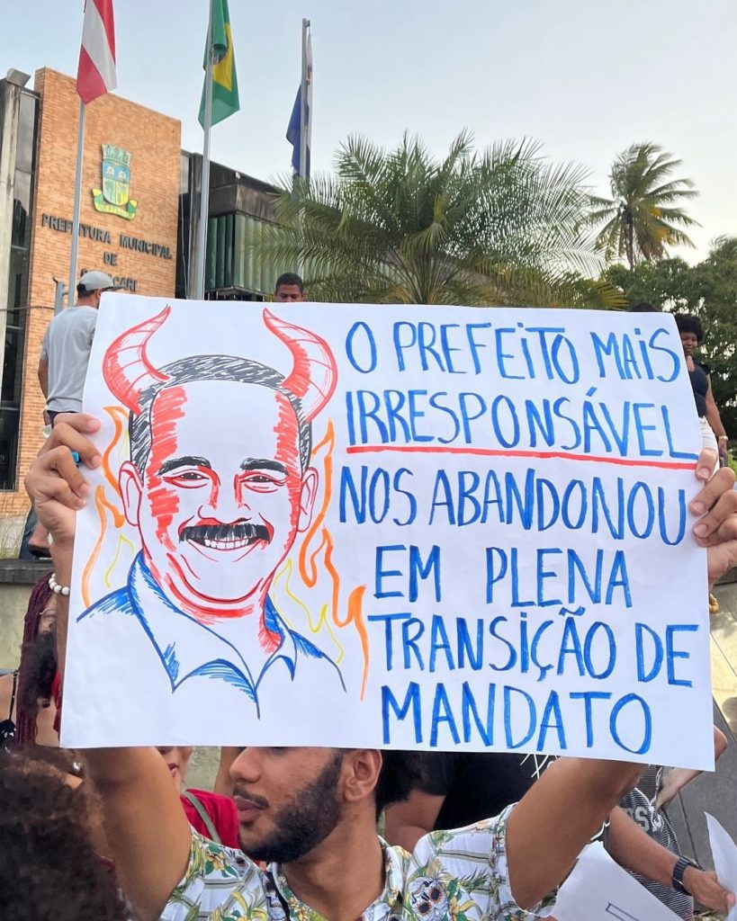 Estudantes Universitários de Camaçari realizam manifestação pelo direito ao transporte social técnico e universitário (TSTU)